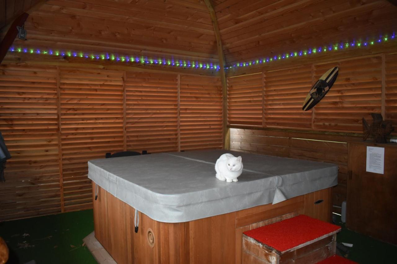 Chez Augustin Bed & Breakfast Lacanau Bagian luar foto