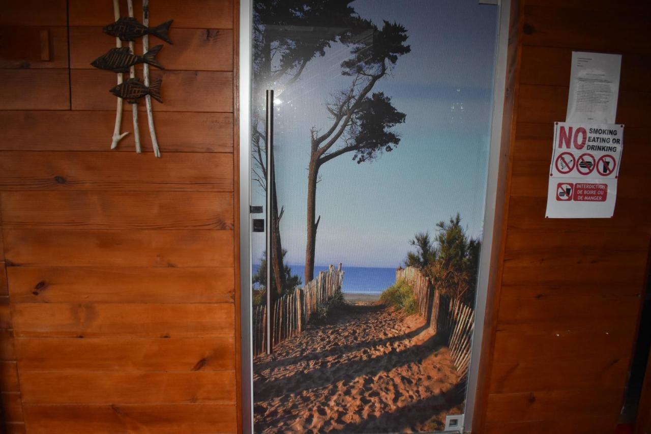 Chez Augustin Bed & Breakfast Lacanau Bagian luar foto